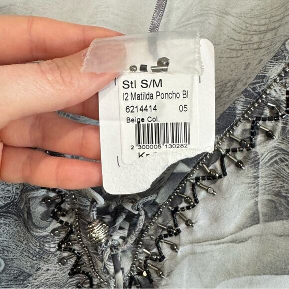 NWT isolde Matilda Poncho Womens S/M Beaded Floral Printed Cardigan Kimono - Picture 5 of 7